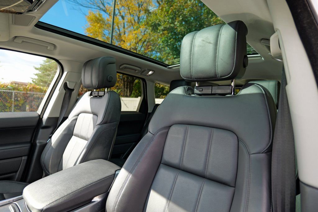 Used 2022 Land Rover Range Rover Sport SE image 21