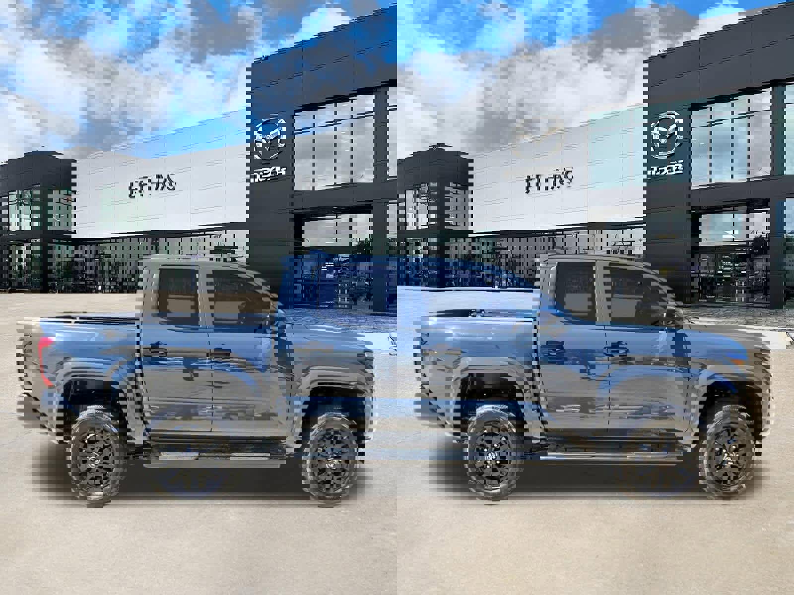 Used 2025 Toyota Tacoma SR image 5