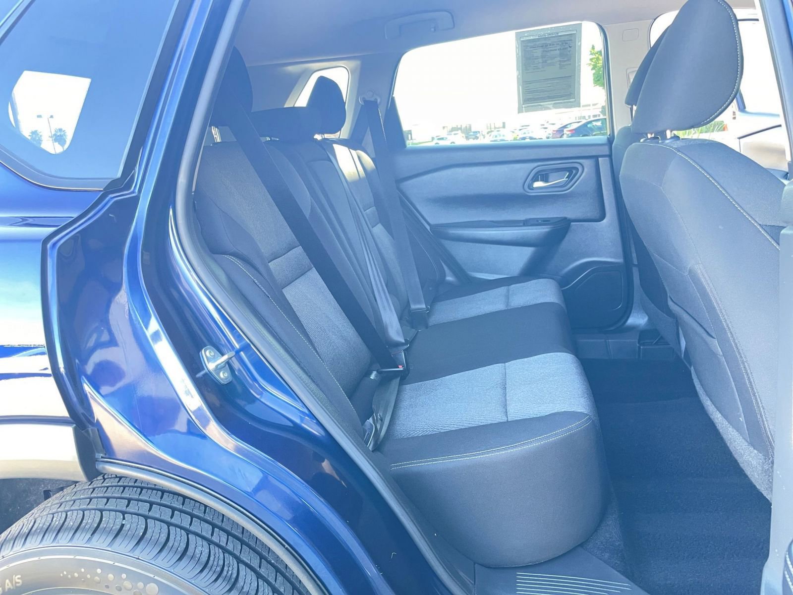 Used 2025 Nissan Rogue SV image 41