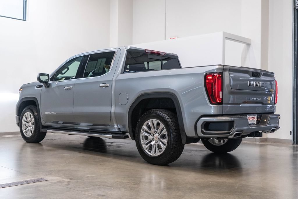Used 2025 GMC Sierra 1500 Denali w/ Denali Carbonpro Edition AWD/4WD image 8