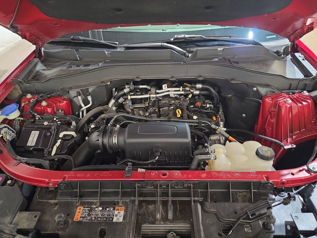 Used 2022 Ford Explorer XLT AWD/4WD image 17