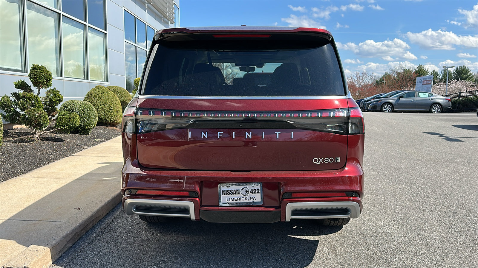 Used 2025 INFINITI QX80 Sensory AWD/4WD image 6