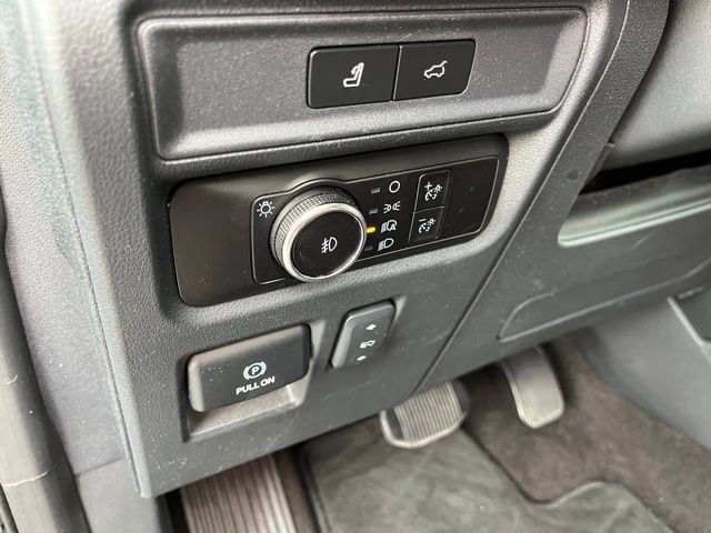 Used 2023 Ford Expedition Limited AWD/4WD image 12