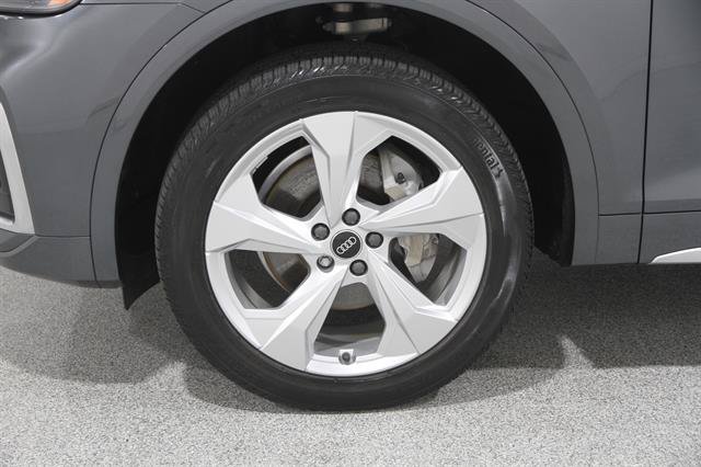 Used 2023 Audi Q5 2.0T Premium Plus w/ Premium Plus Package AWD/4WD image 21
