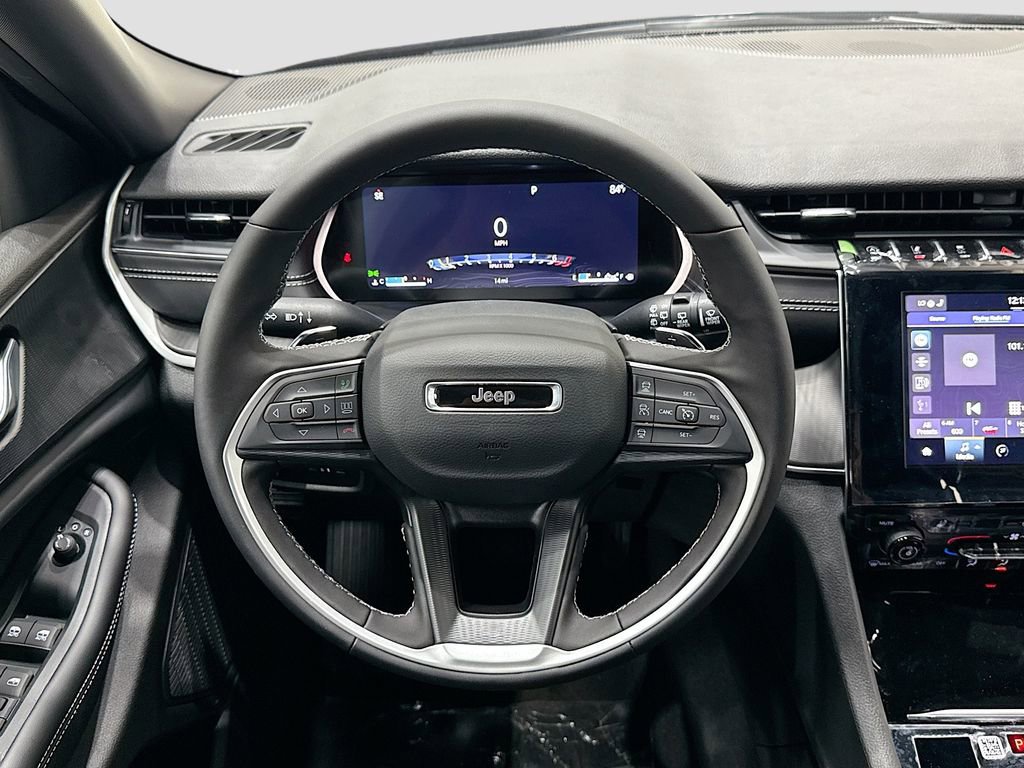 New 2025 Jeep Grand Cherokee L Laredo image 29