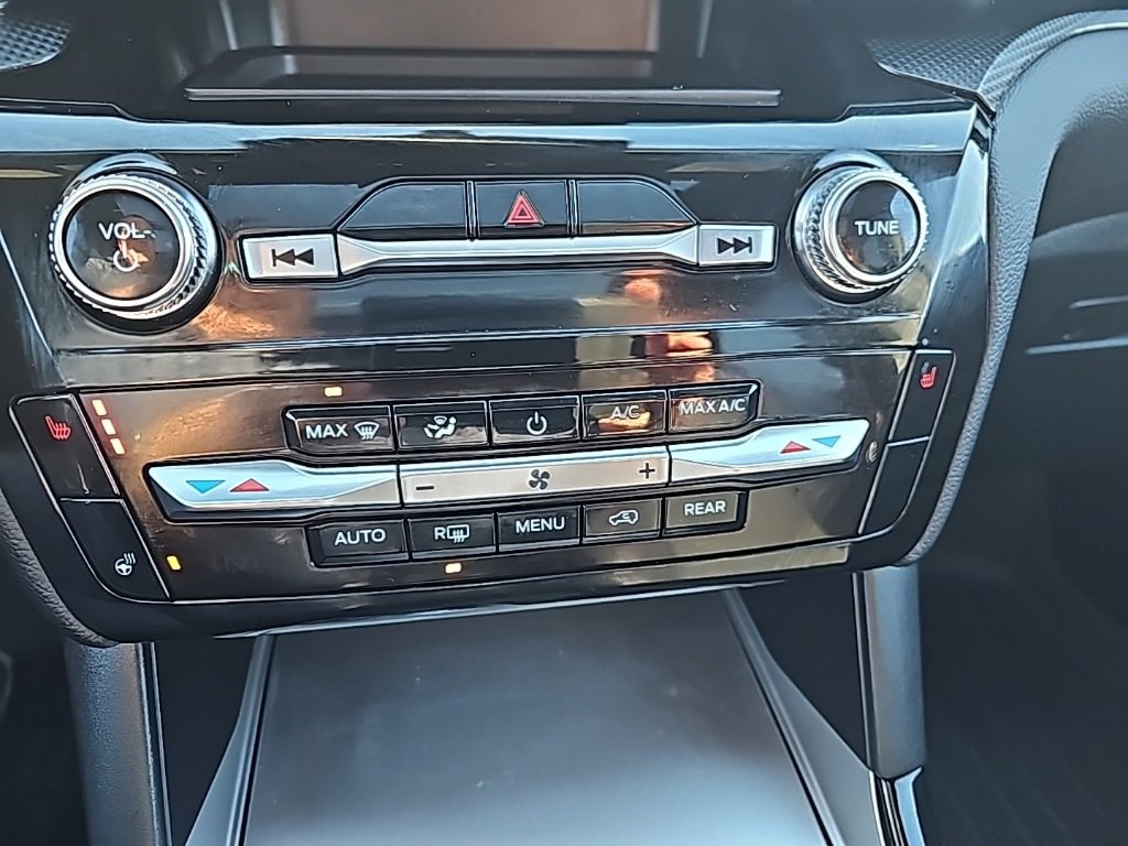 Used 2023 Ford Explorer ST-Line w/ Class IV Trailer Tow Package image 32