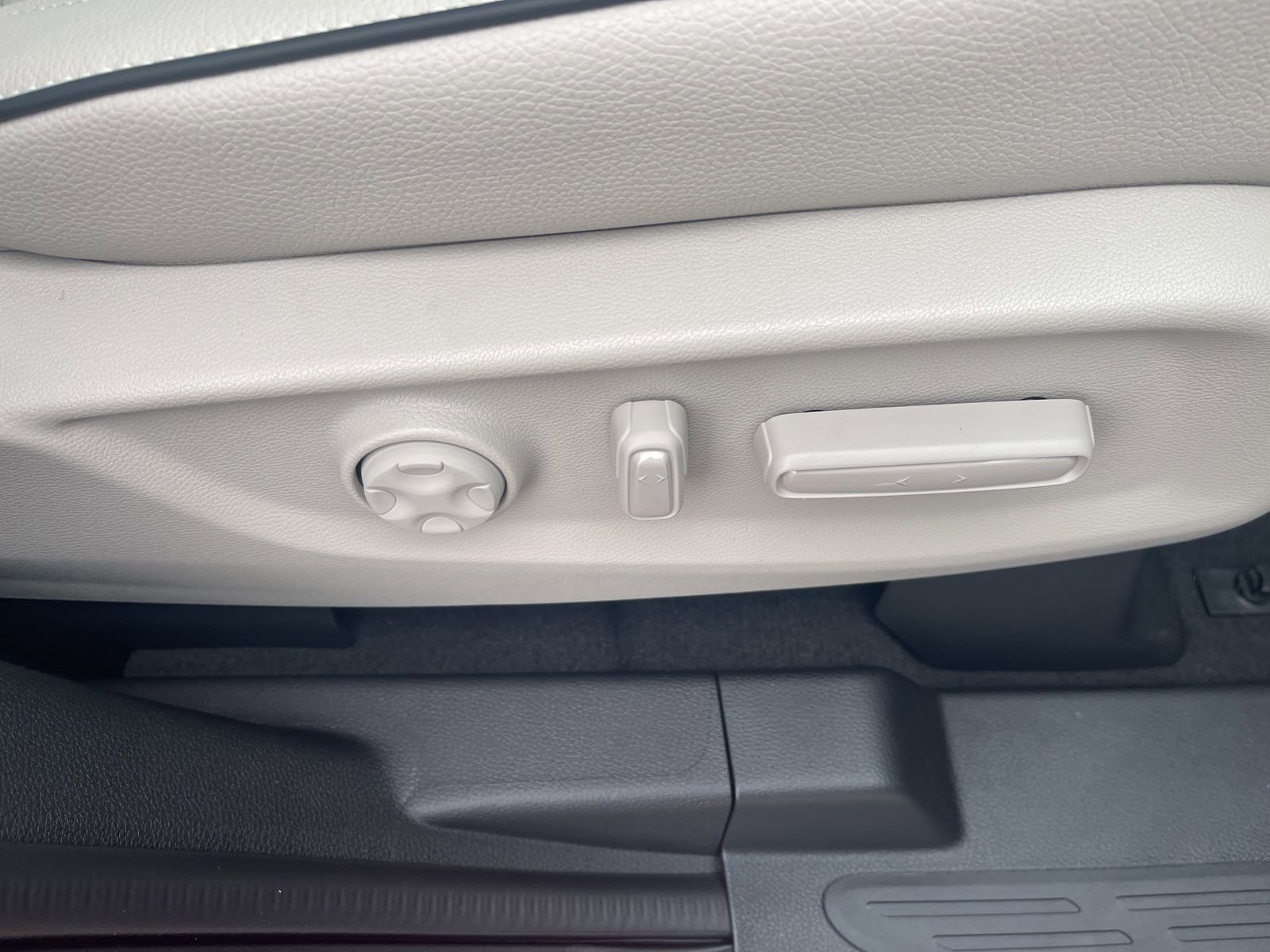 New 2026 Honda Odyssey Touring image 12