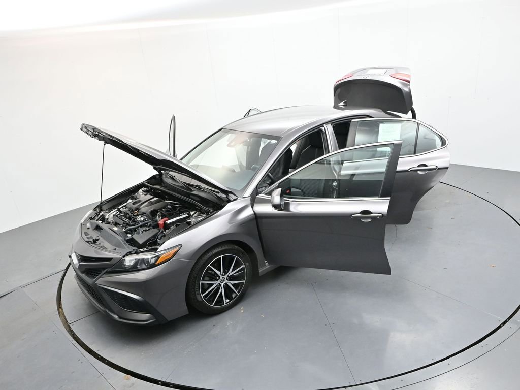Used 2024 Toyota Camry SE image 39