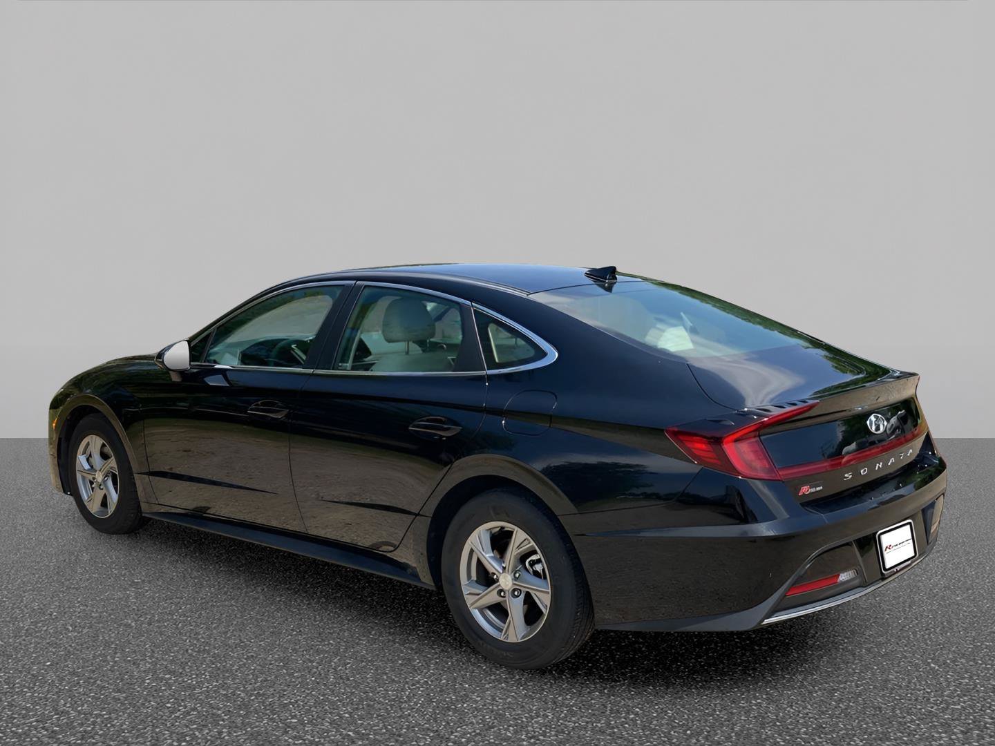 Used 2023 Hyundai Sonata SE FWD image 4