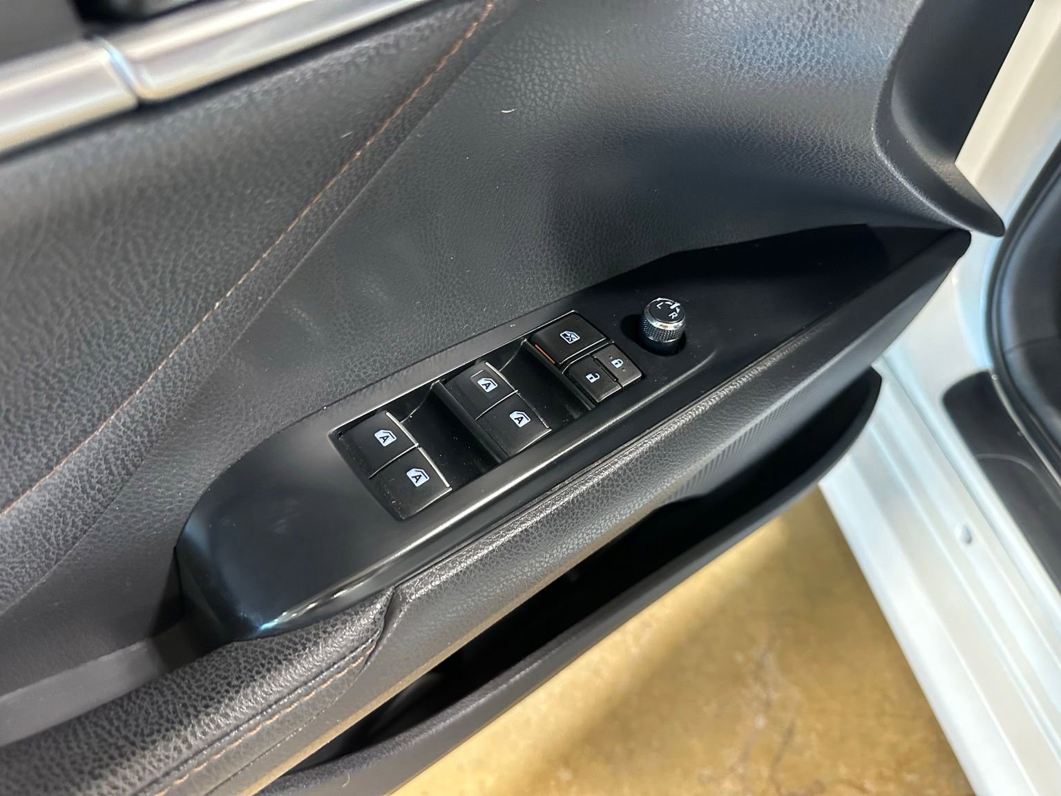 Used 2018 Toyota Camry XLE w/ Audio Package FWD image 10
