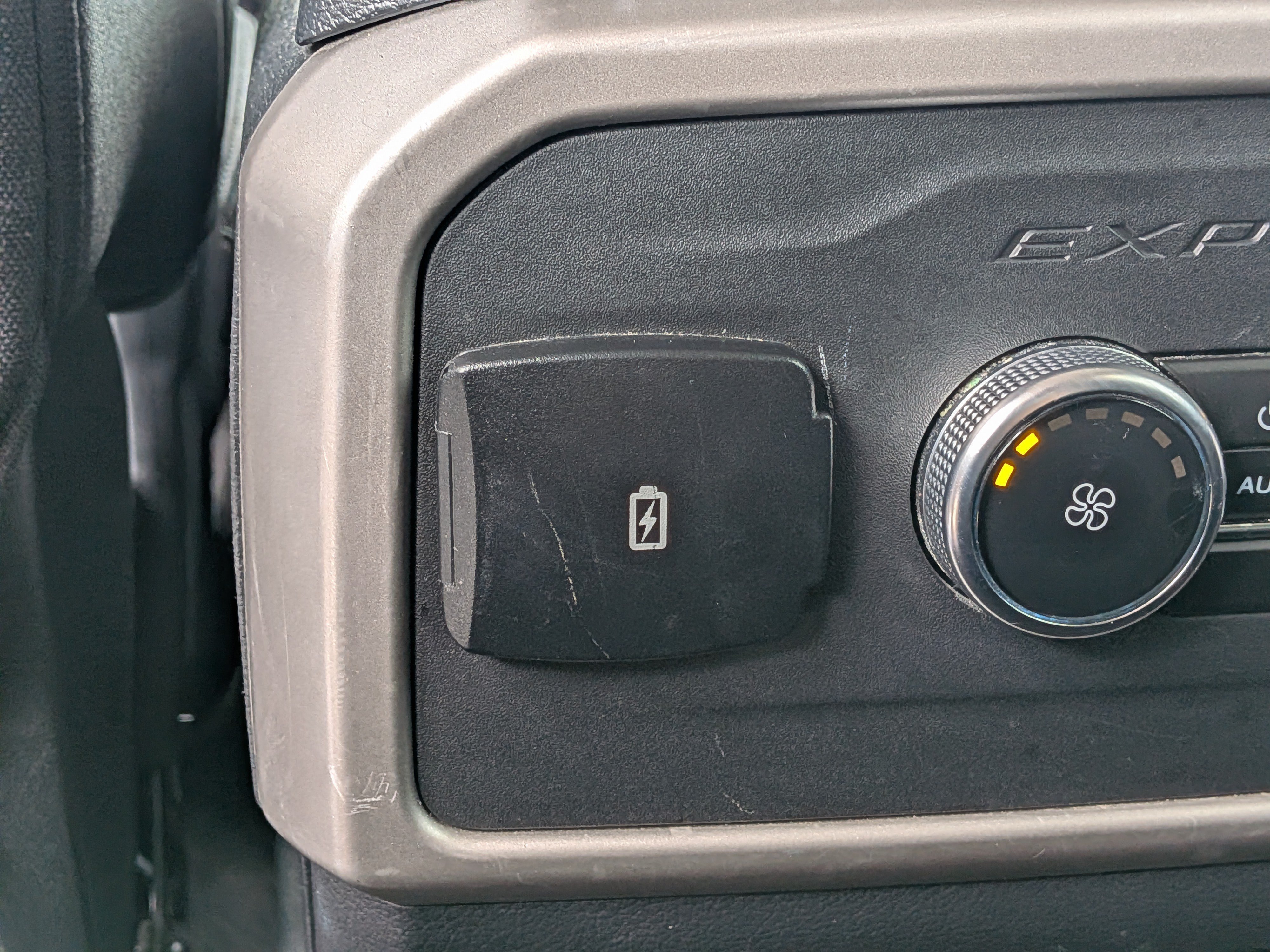 Used 2024 Ford Expedition XLT RWD image 15