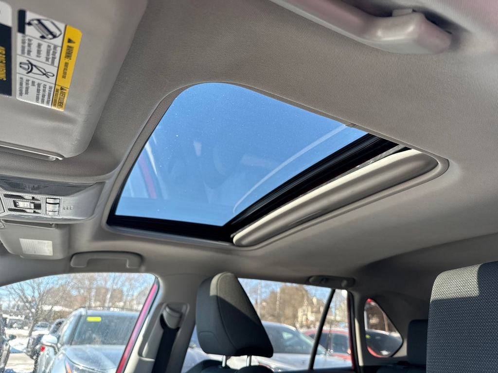 Used 2021 Toyota RAV4 XLE w/ Convenience Package image 15