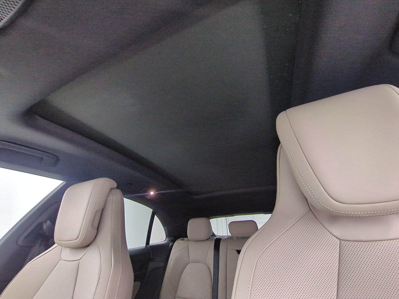 Certified 2025 Porsche Macan Electric RWD image 17