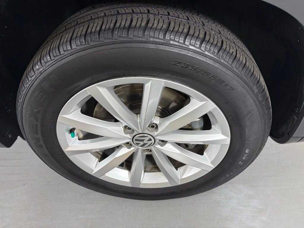 Used 2017 Volkswagen Tiguan Wolfsburg Edition image 11