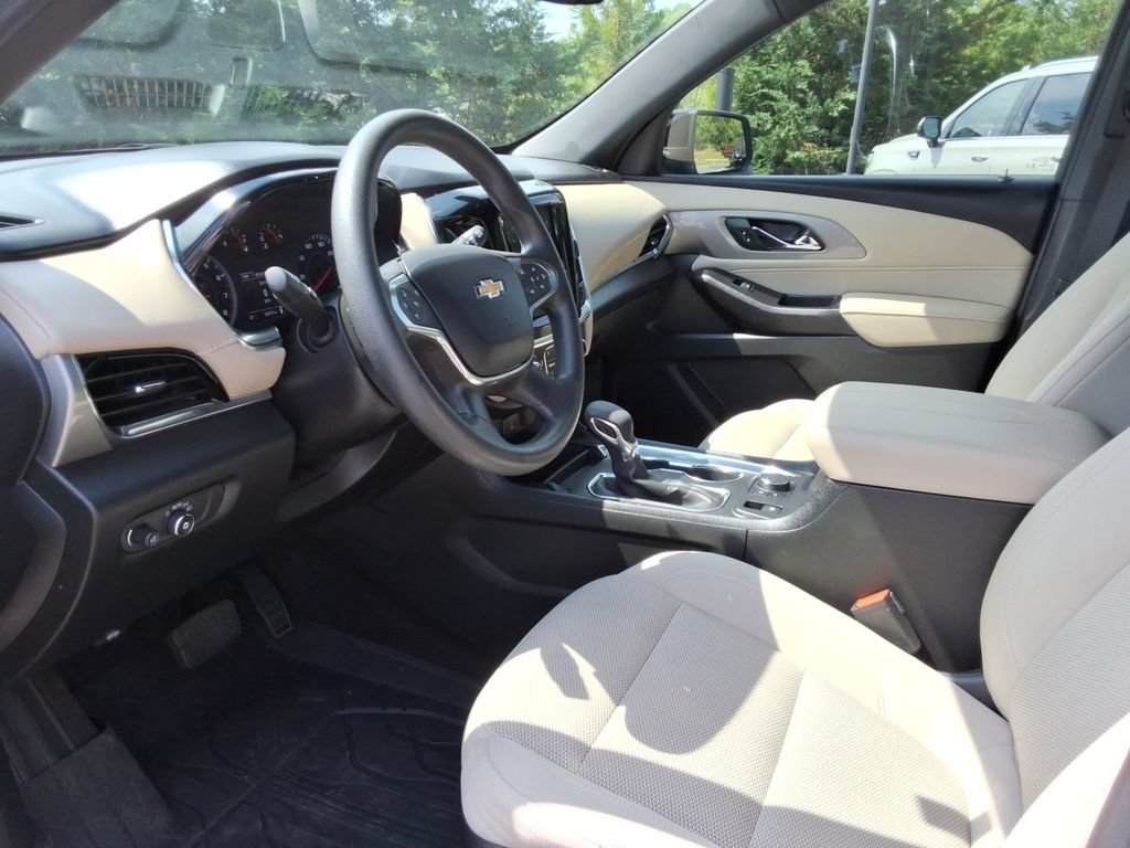Certified 2023 Chevrolet Traverse LS FWD image 22