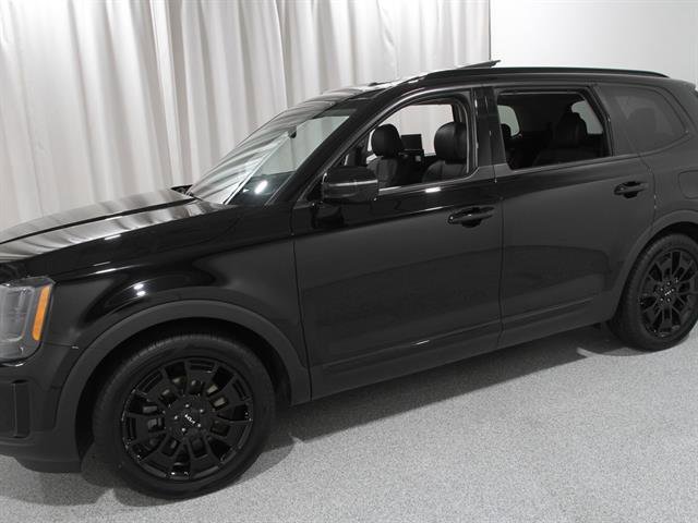 Used 2022 Kia Telluride SX w/ SX Prestige Package image 3