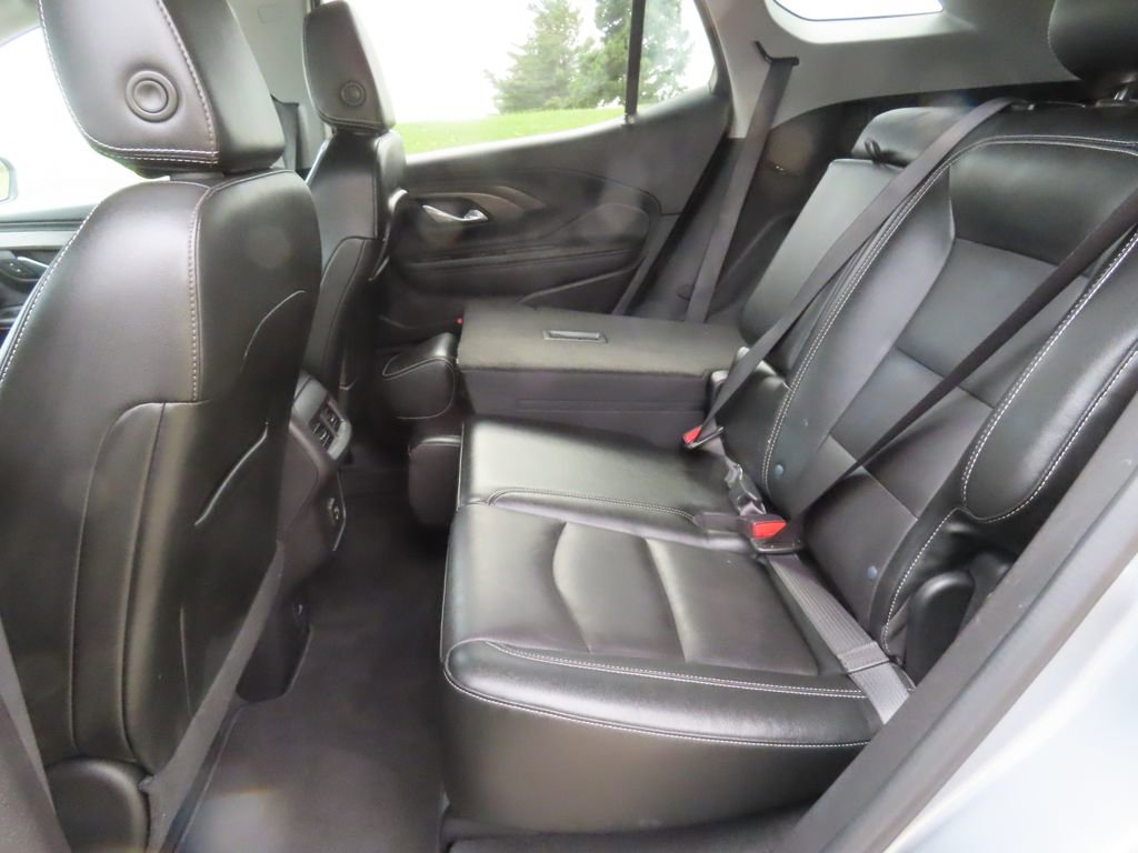 Used 2024 GMC Terrain SLT image 34