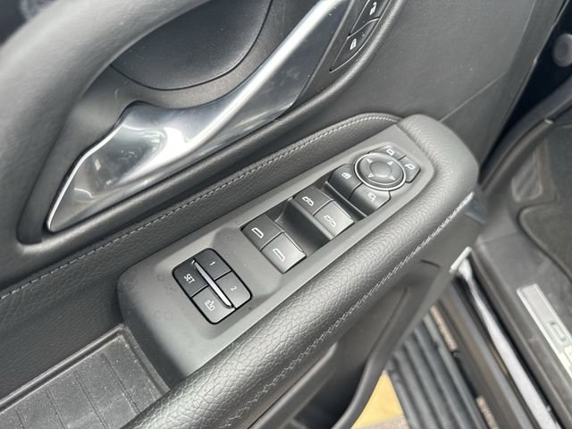 Used 2022 GMC Yukon Denali image 23