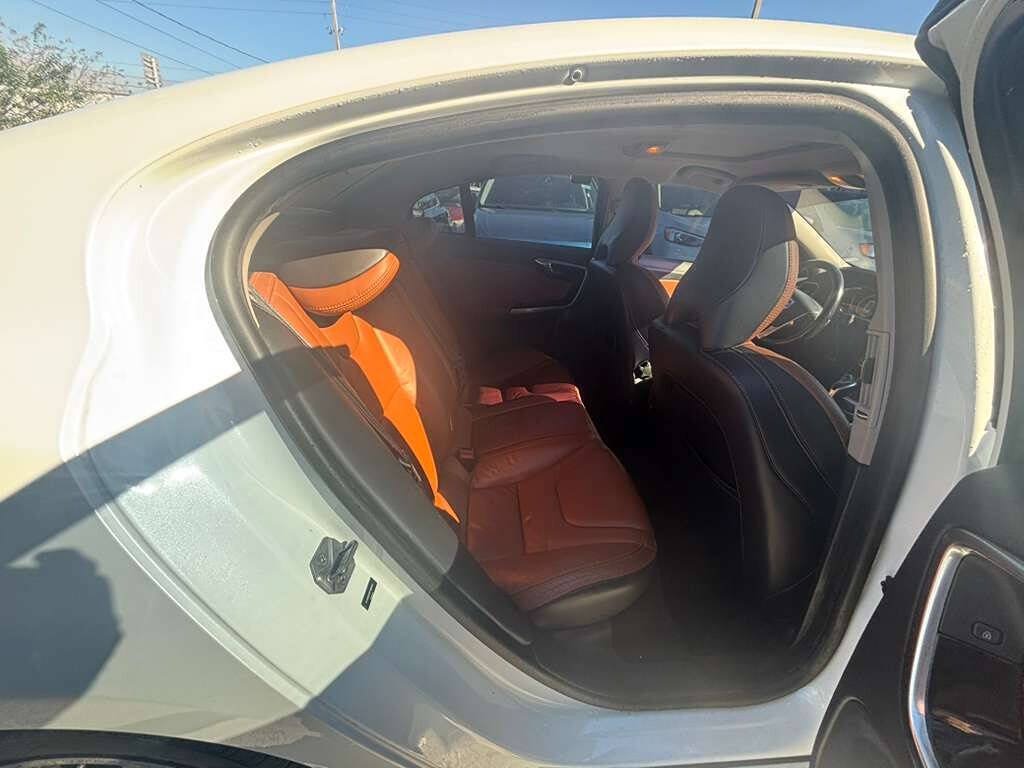 Used 2015 Volvo S60 T6 Platinum FWD image 10