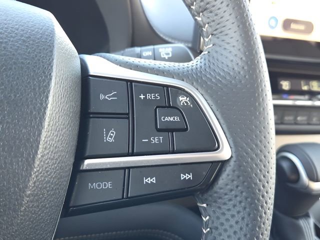 Used 2025 Toyota Sienna Limited image 29