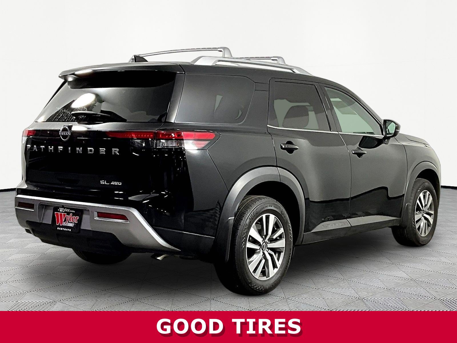 Used 2025 Nissan Pathfinder SL AWD/4WD image 6