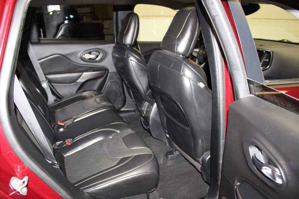 Used 2020 Jeep Cherokee Limited w/ Technology Group image 33