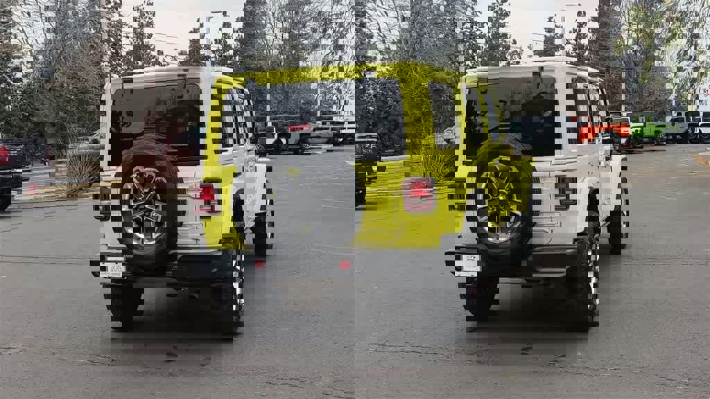 Used 2023 Jeep Wrangler Sahara image 8