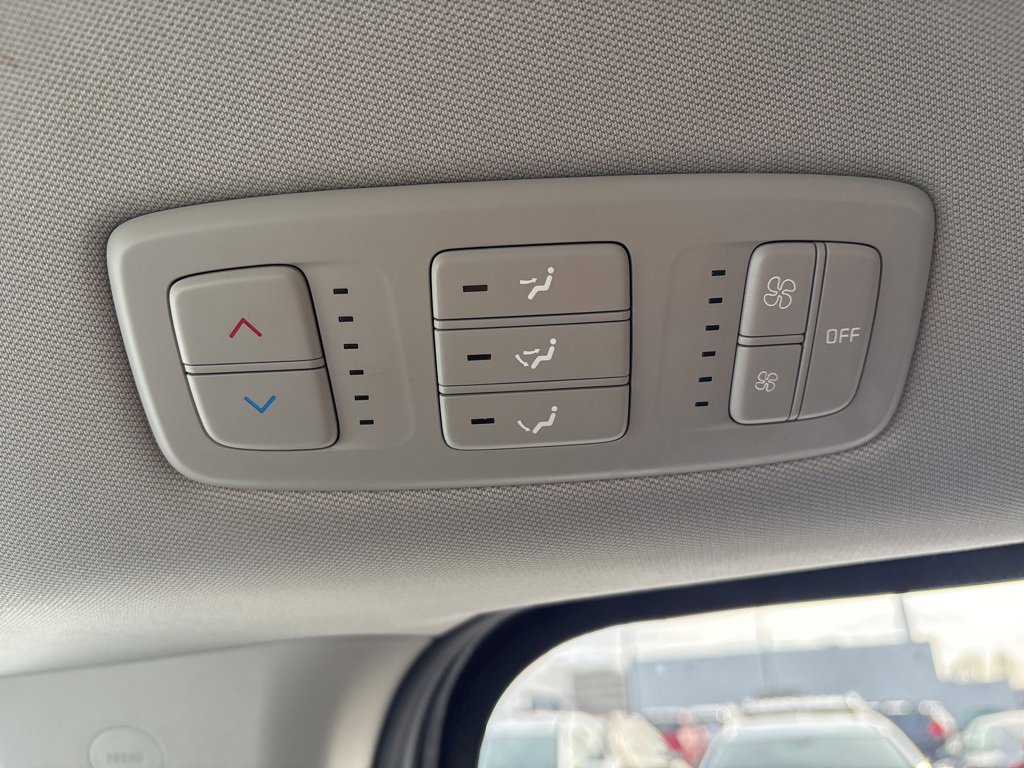 Used 2024 Kia Carnival LX image 24