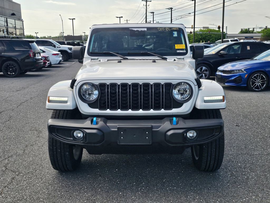 Used 2024 Jeep Wrangler Unlimited w/ Convenience Group AWD/4WD image 17