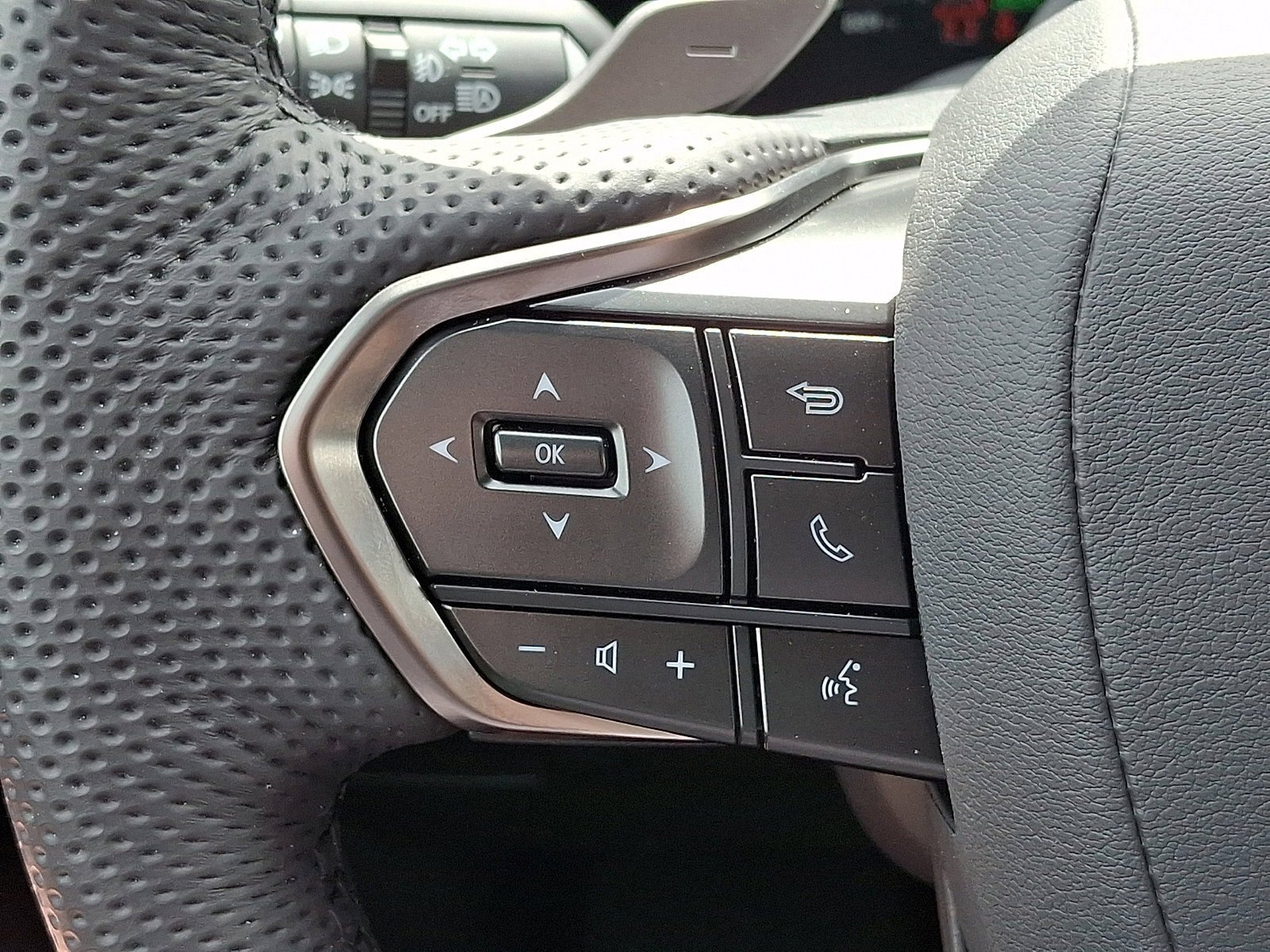 Used 2026 Lexus TX 500h AWD w/ Technology Package image 20