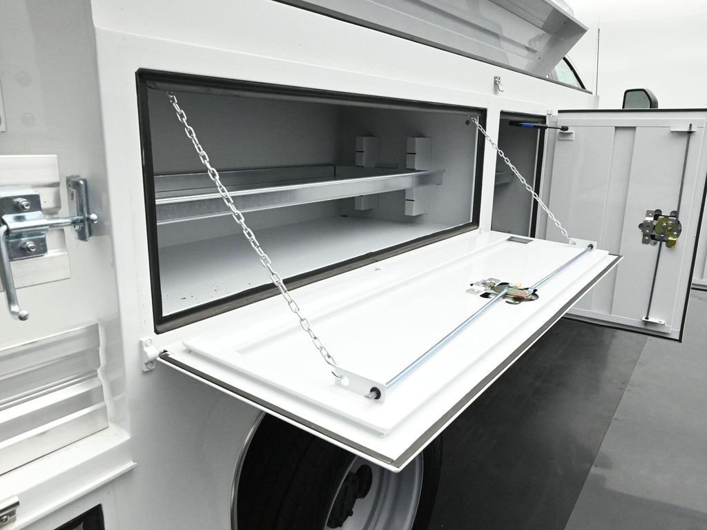 New 2025 Ford F450 XL w/ XL Chrome Package RWD image 25