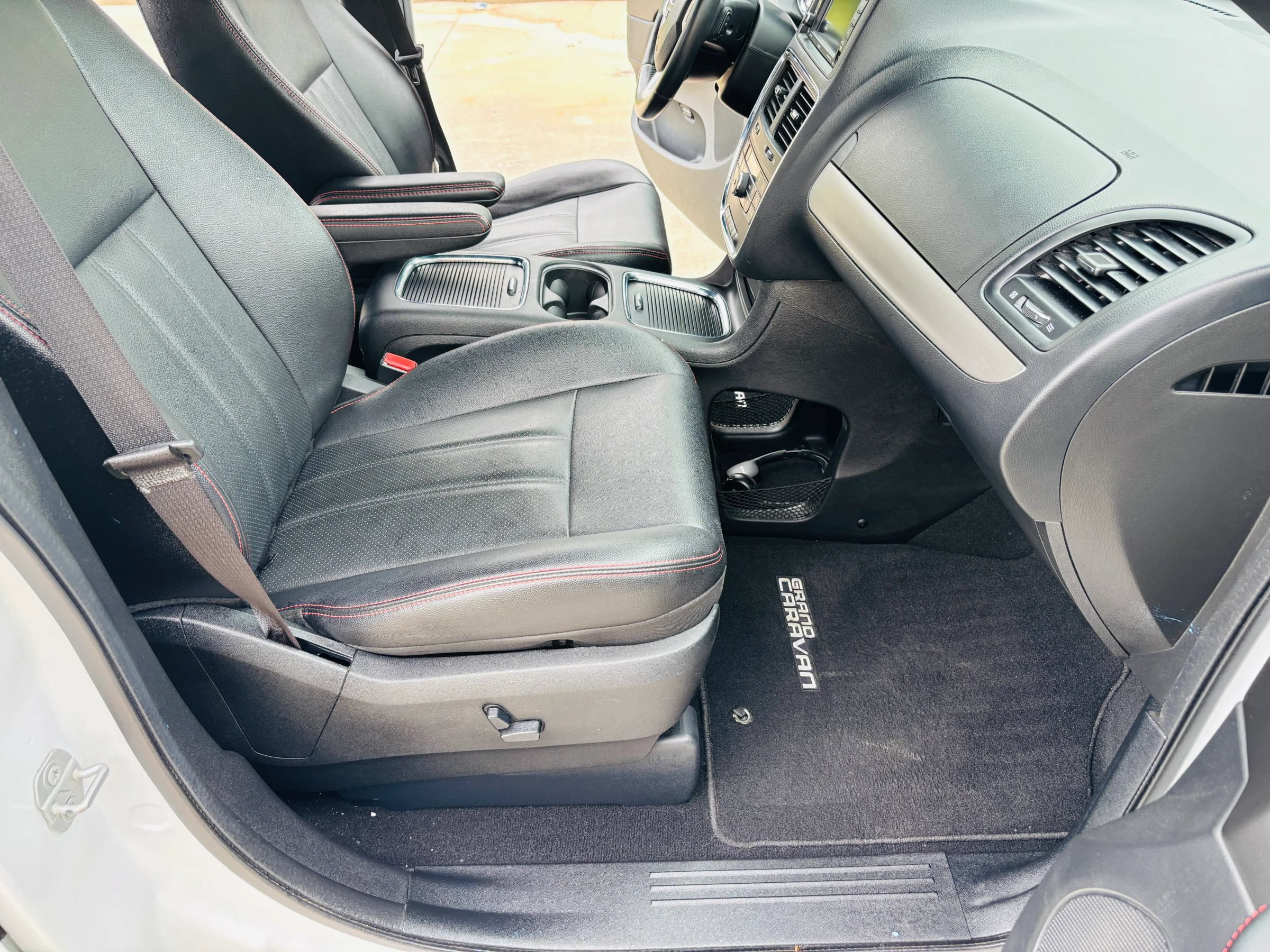 Used 2019 Dodge Grand Caravan GT FWD image 26