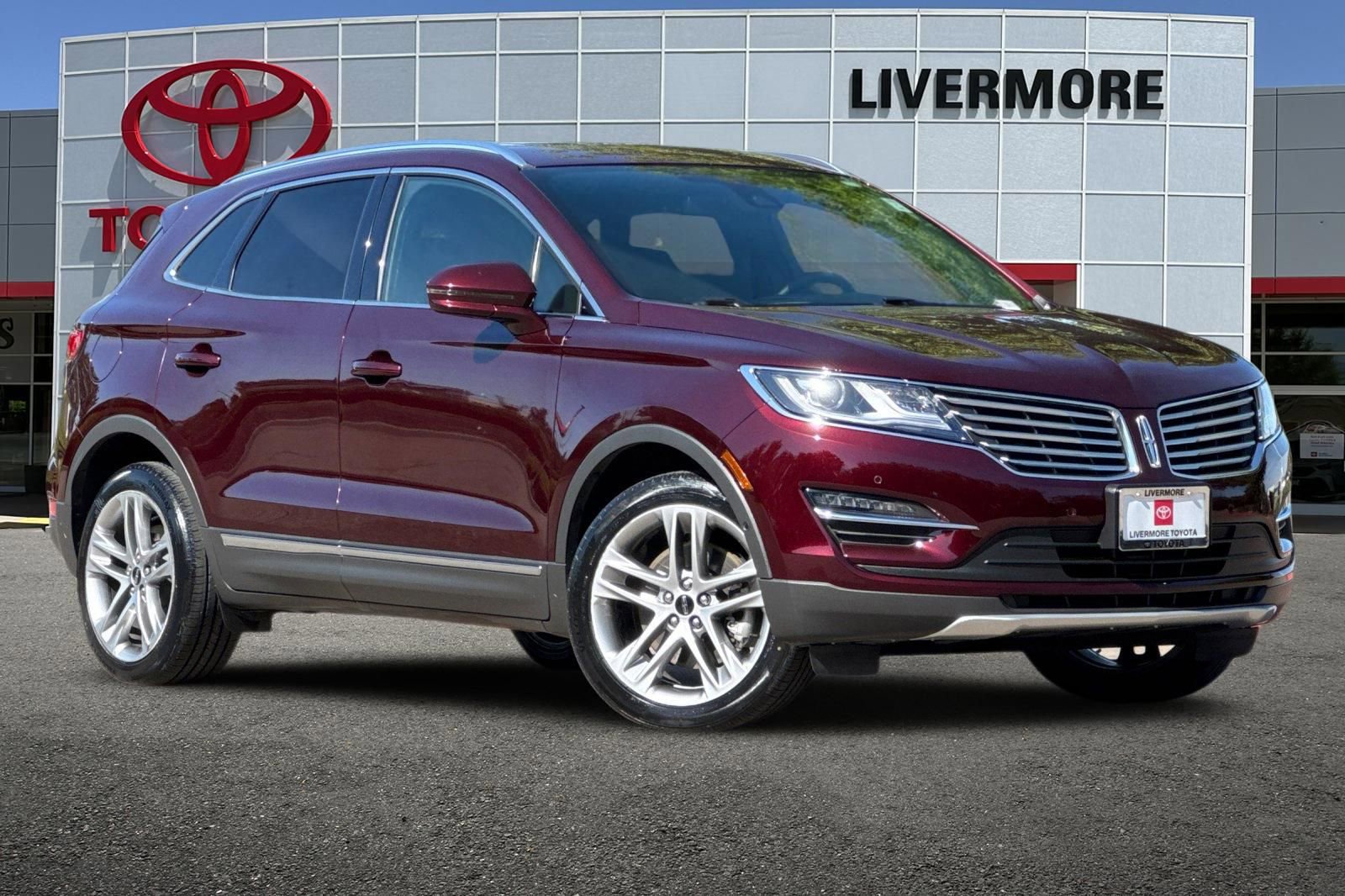 Used 2017 Lincoln MKC Reserve AWD/4WD image 2