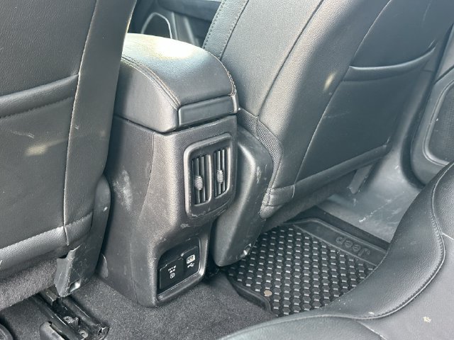 Used 2019 Jeep Compass Latitude w/ Popular Equipment Group AWD/4WD image 29