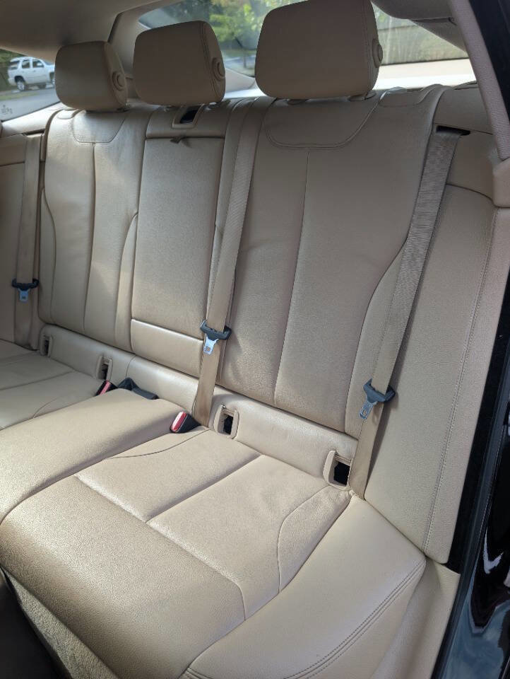 Used 2014 BMW 328i Gran Turismo xDrive image 12