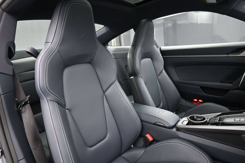 Certified 2025 Porsche 911 Carrera RWD image 28