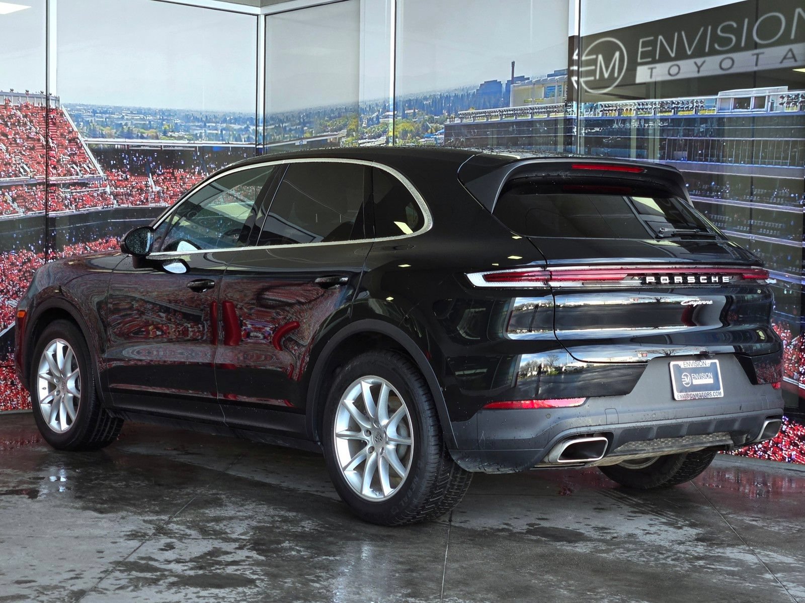 Used 2024 Porsche Cayenne AWD/4WD image 6
