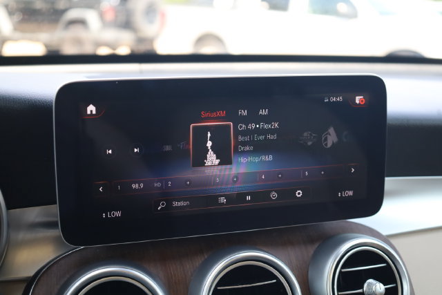 Used 2021 Mercedes-Benz GLC 300 4MATIC w/ Multimedia Package image 17
