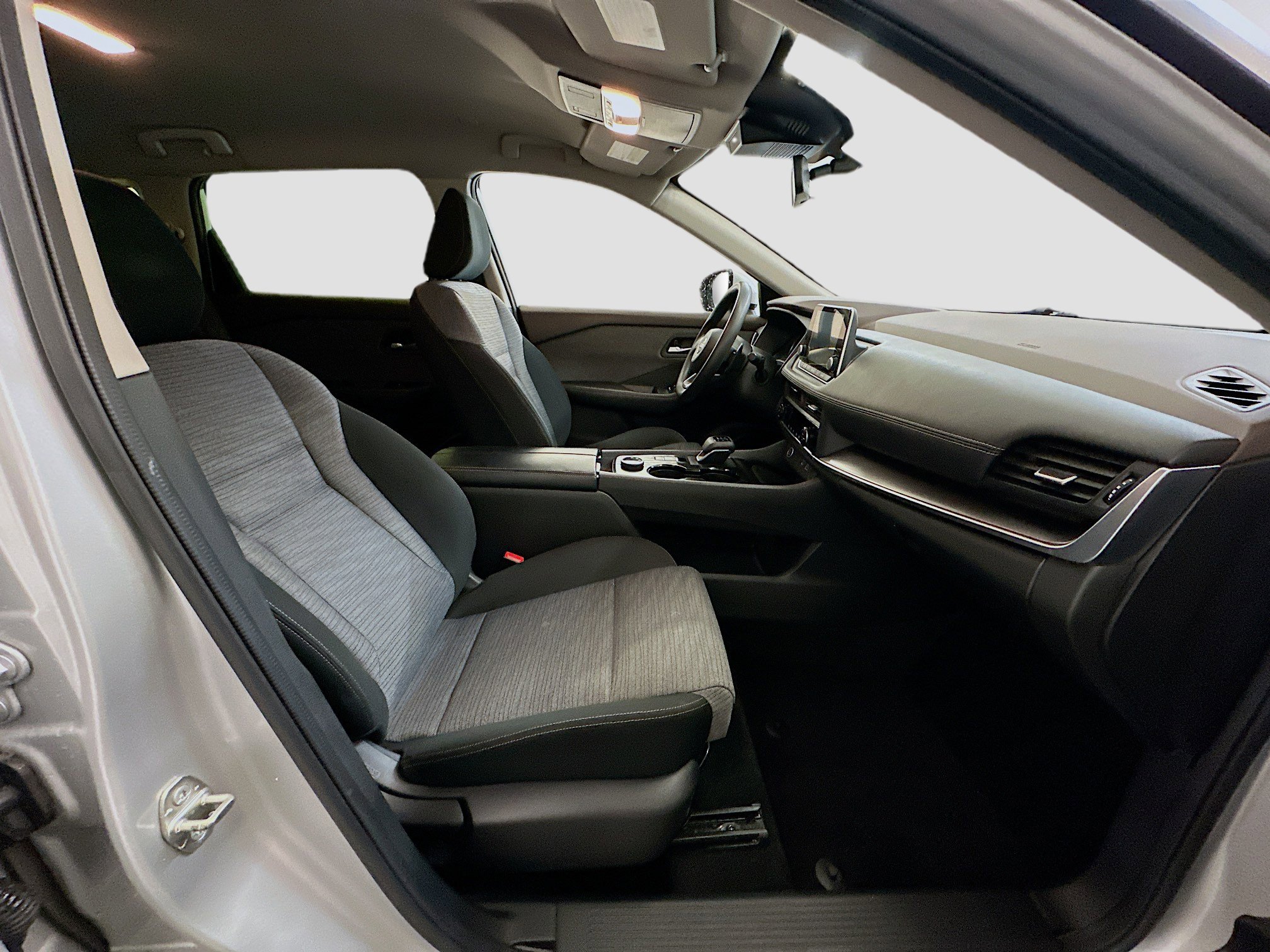 Used 2023 Nissan Rogue SV AWD/4WD image 31