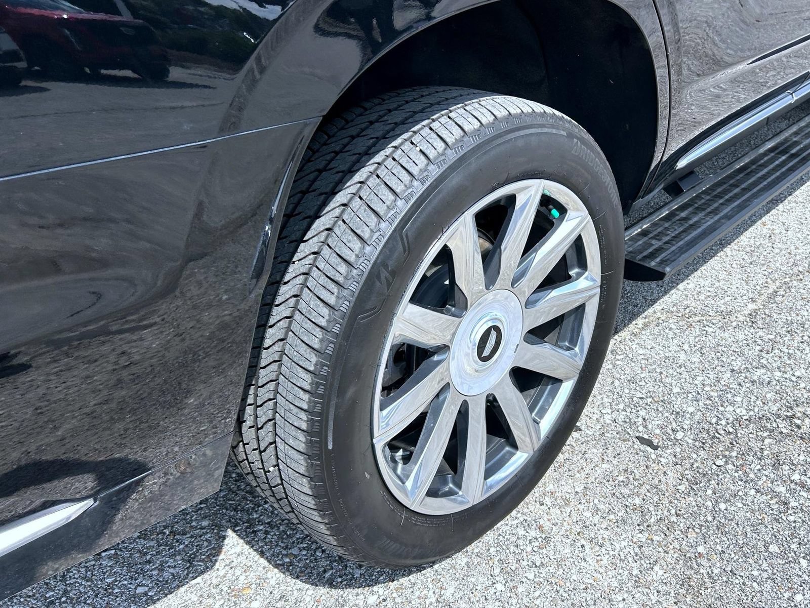Certified 2024 Cadillac Escalade Premium Luxury Platinum w/ Heavy-Duty Trailer Package AWD/4WD image 19