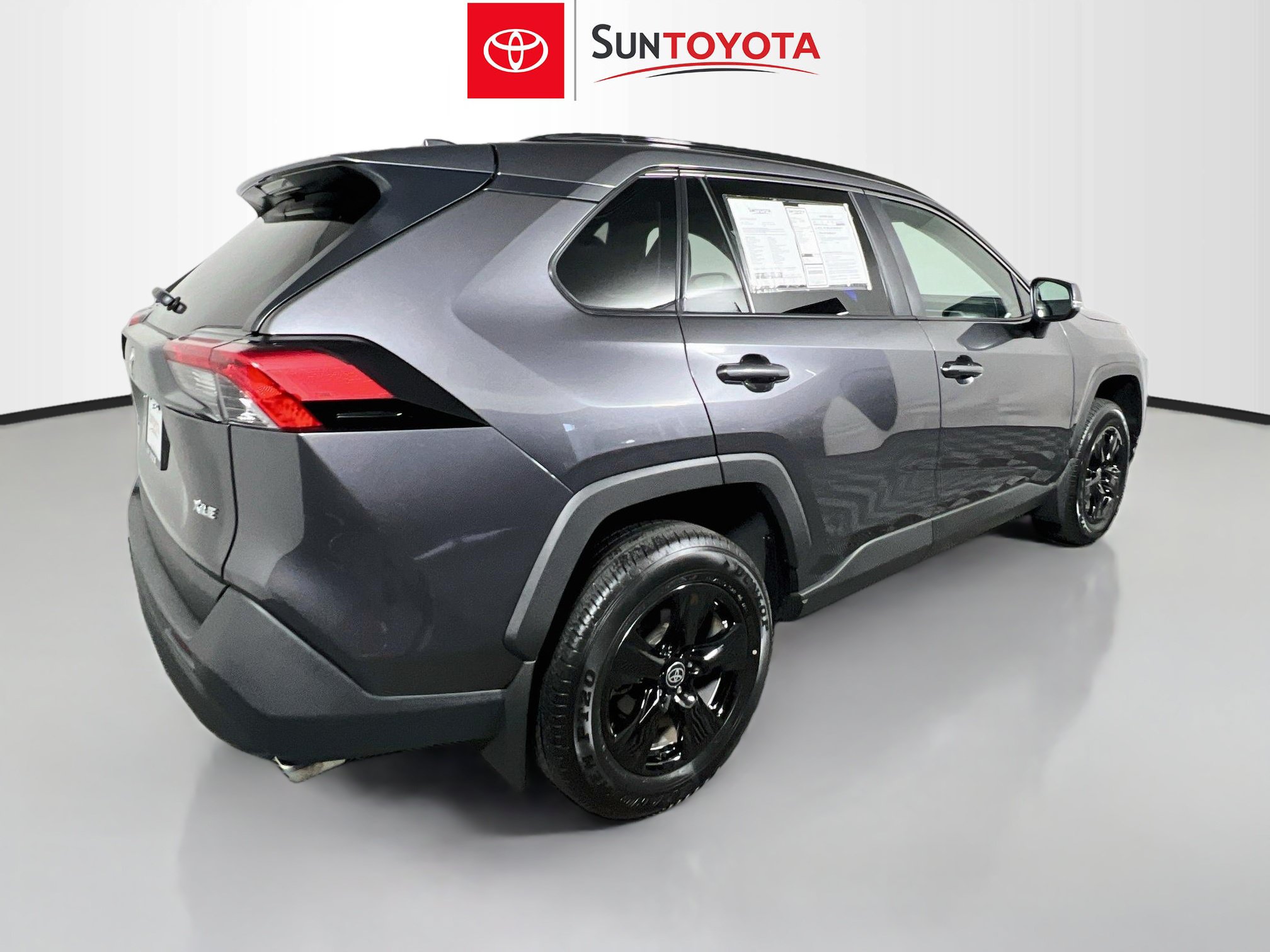 Used 2025 Toyota RAV4 XLE w/ Convenience Package FWD image 4