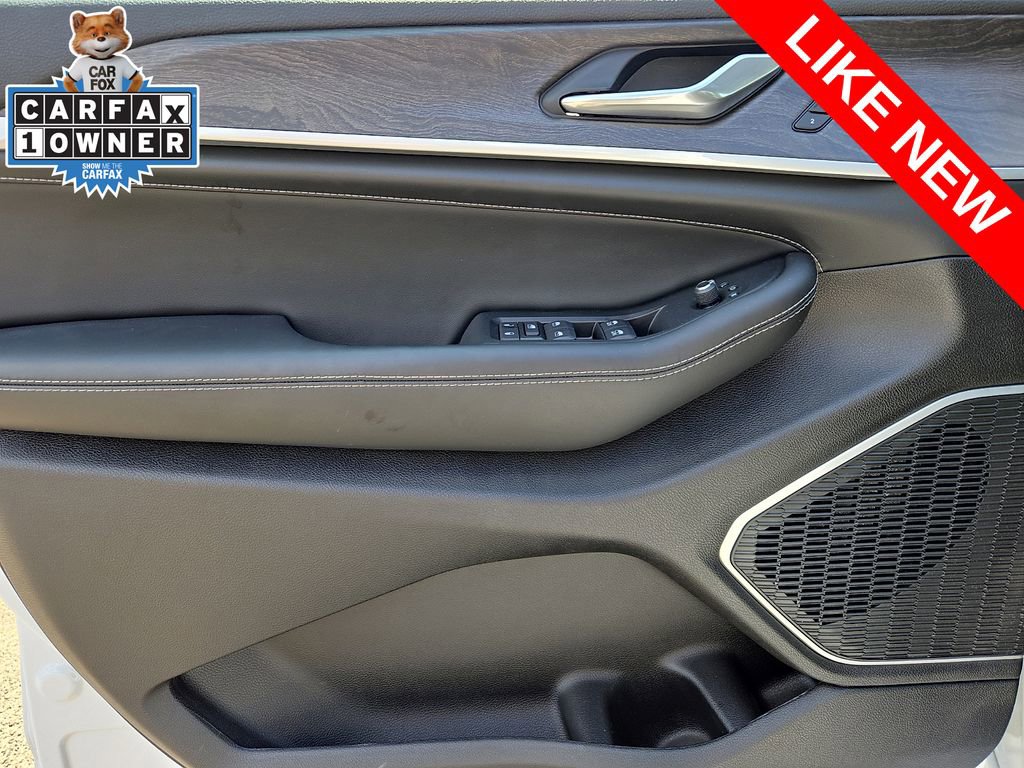 Used 2026 Jeep Grand Cherokee Limited Reserve AWD/4WD image 12