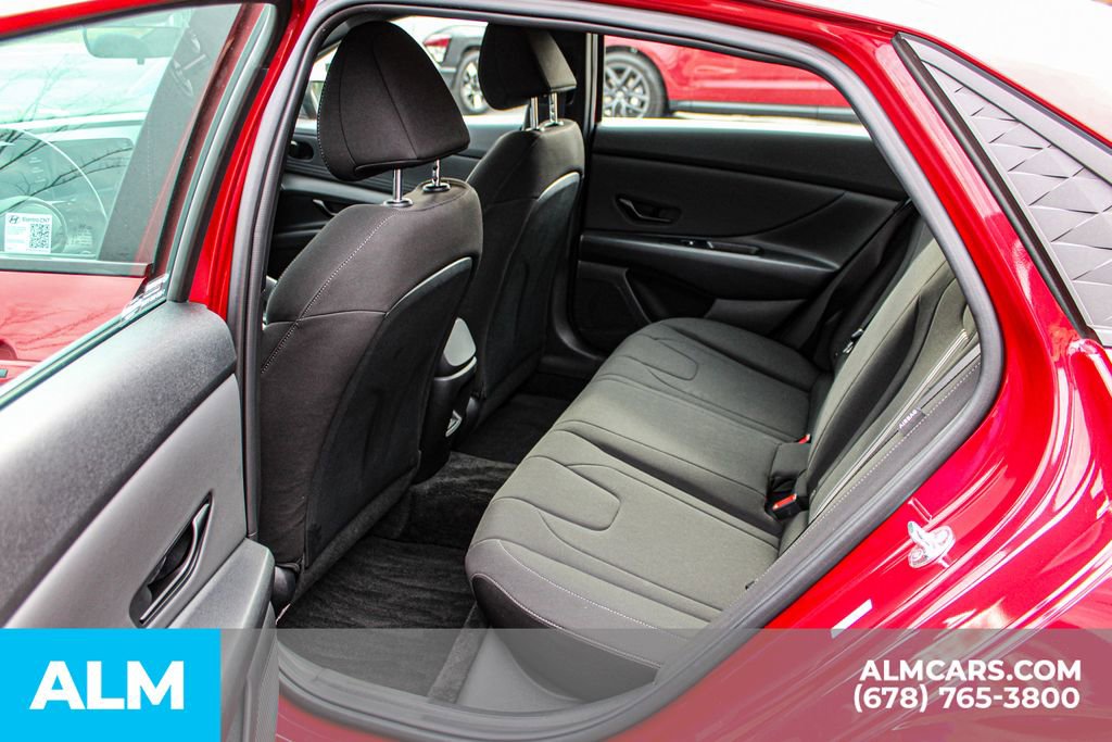 Used 2025 Hyundai Elantra Sport image 18