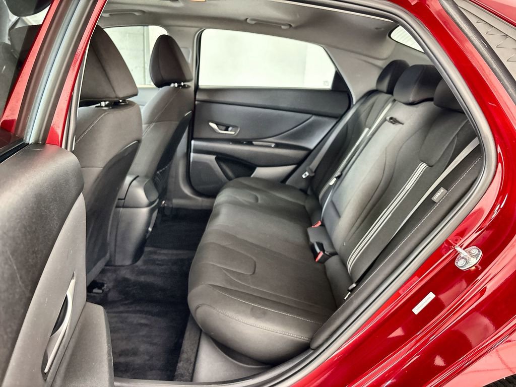 New 2025 Hyundai Elantra SEL FWD image 25