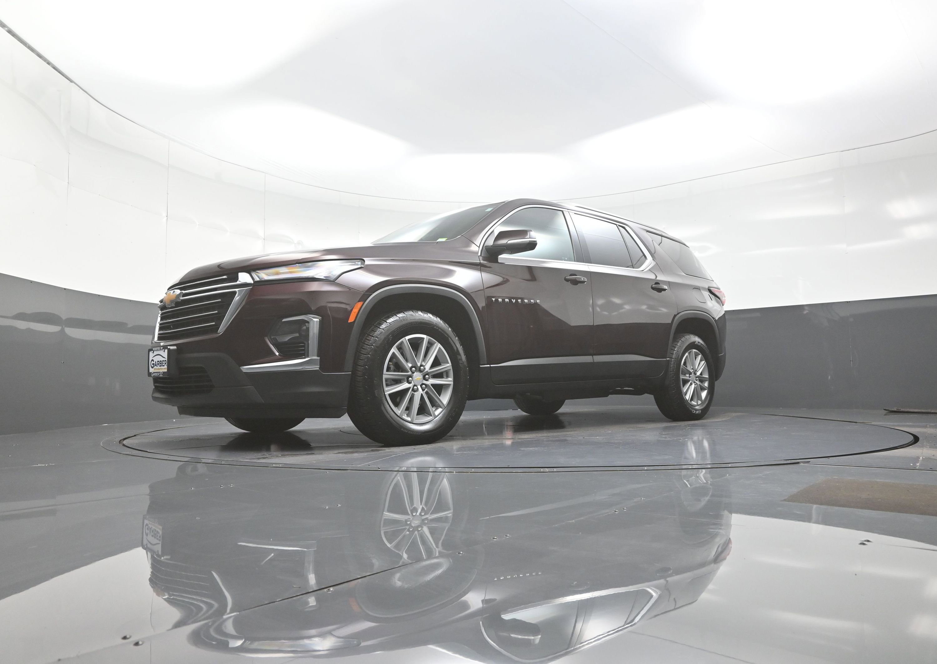 Used 2023 Chevrolet Traverse LT w/ Rear Camera Mirror Package AWD/4WD image 11
