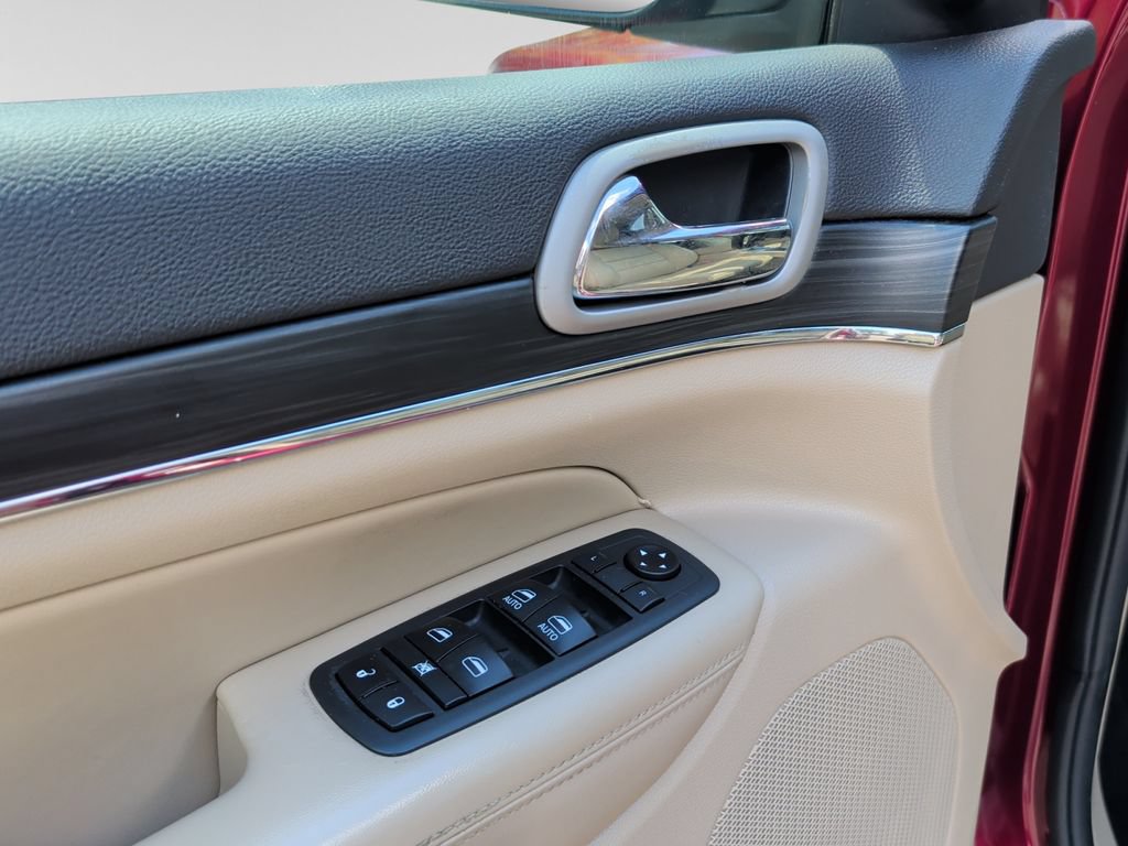 Used 2020 Jeep Grand Cherokee Limited AWD/4WD image 15