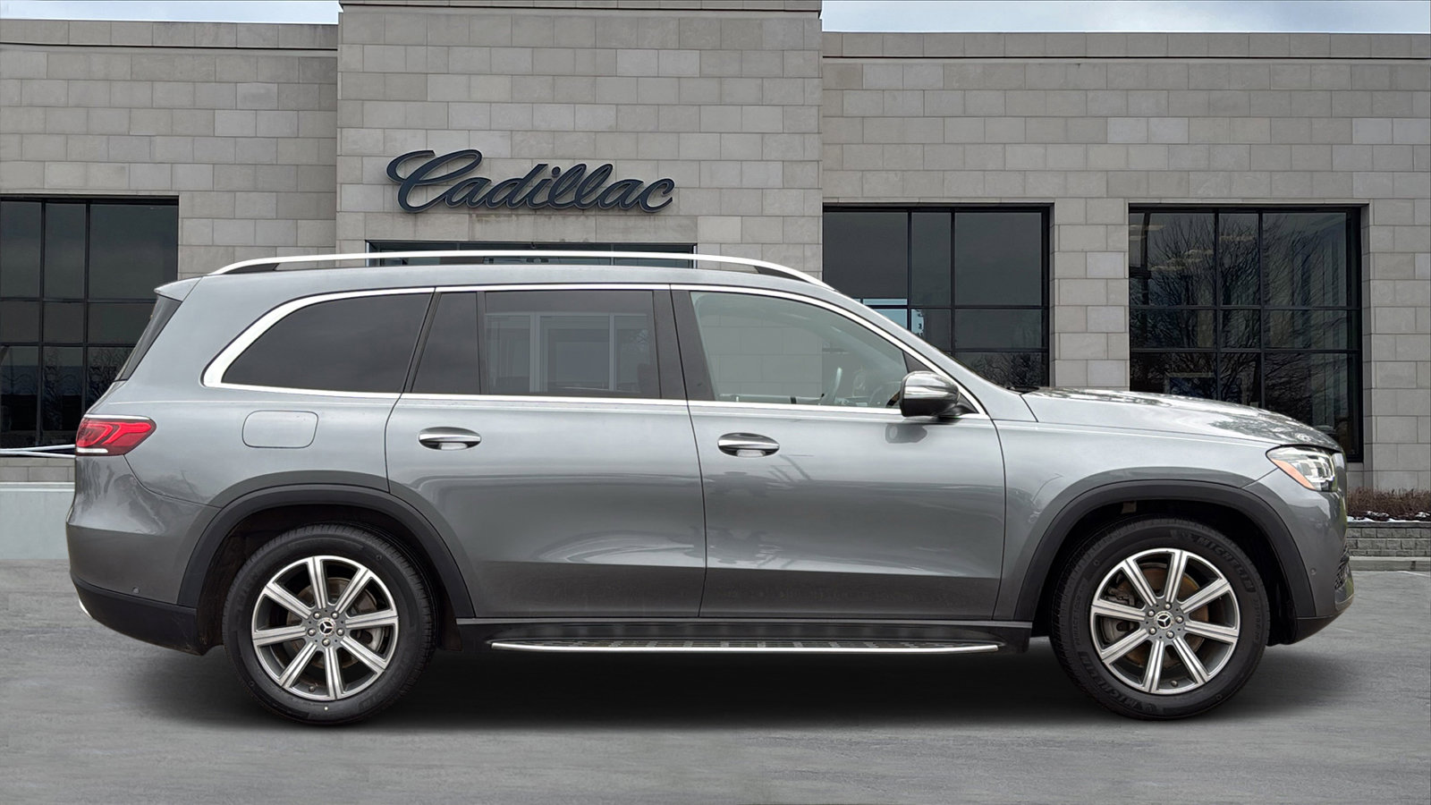 Used 2020 Mercedes-Benz GLS 450 4MATIC image 2