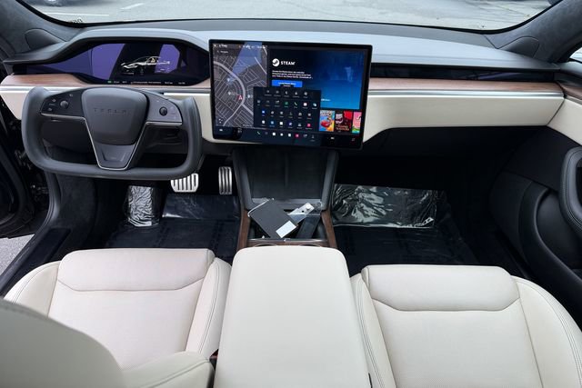 Used 2022 Tesla Model S image 23