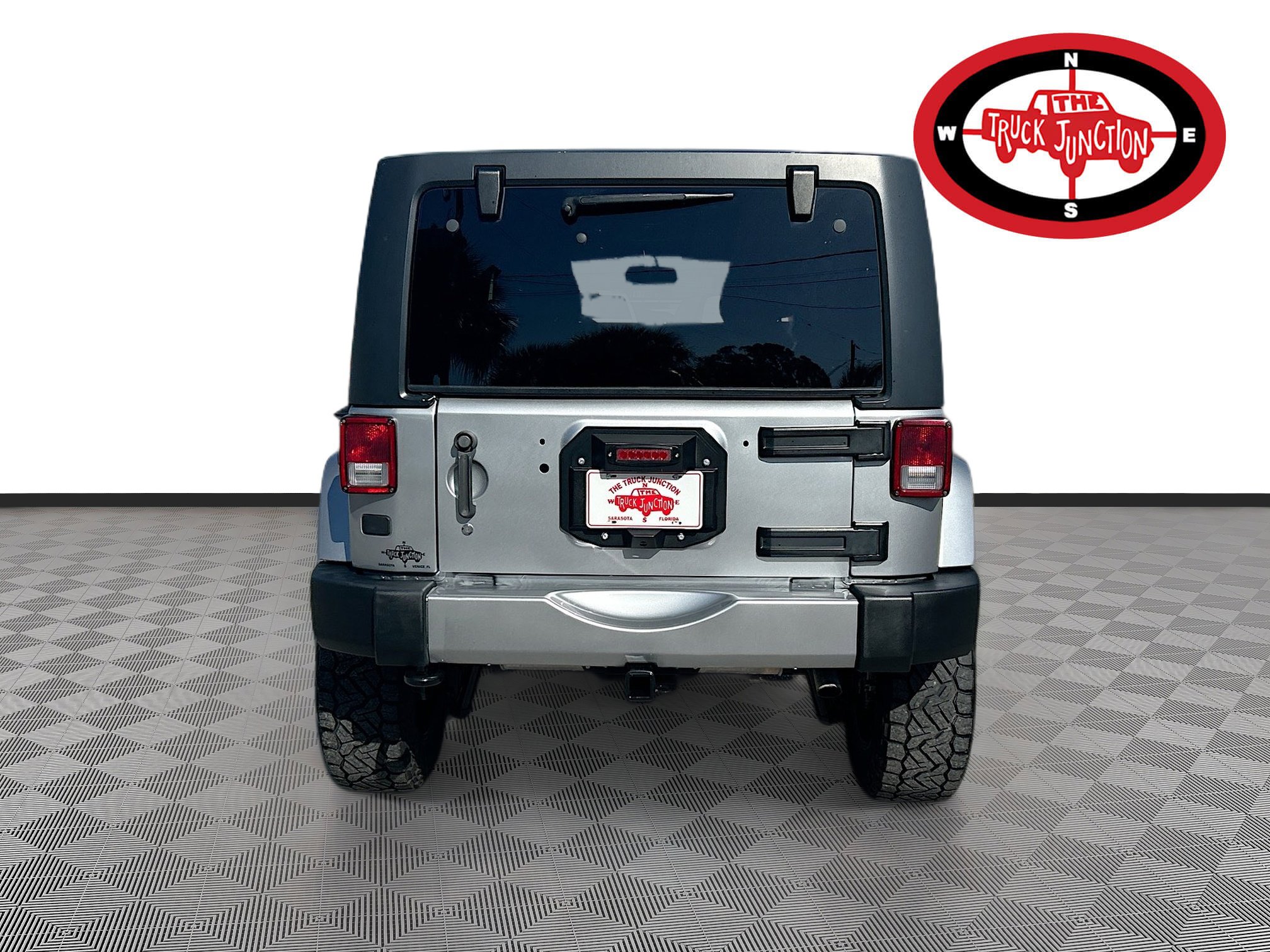 Used 2018 Jeep Wrangler Unlimited Sahara image 6