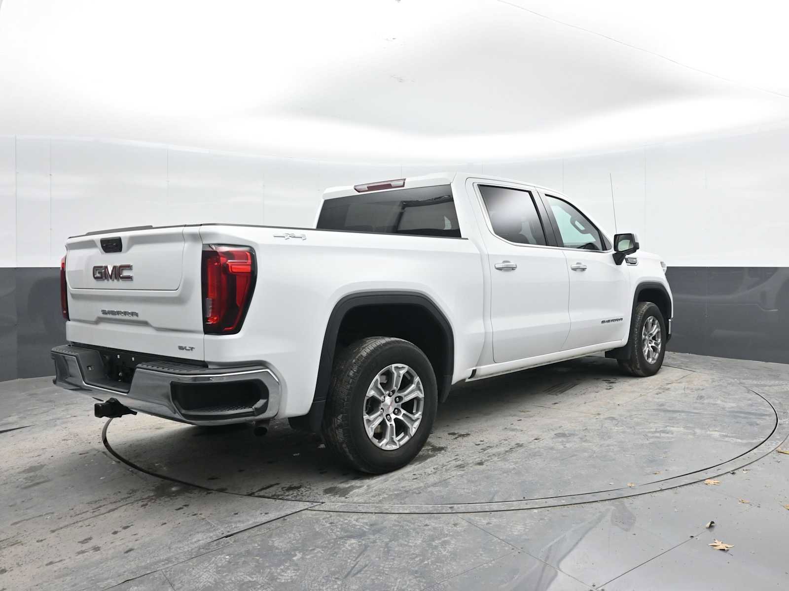 Used 2024 GMC Sierra 1500 SLT image 5